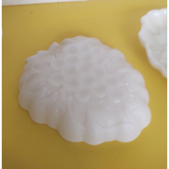 Hazel Atlas Milk glass Candy/Nut dishes embossed grape design. Set of 2 - Picture 7 of 9